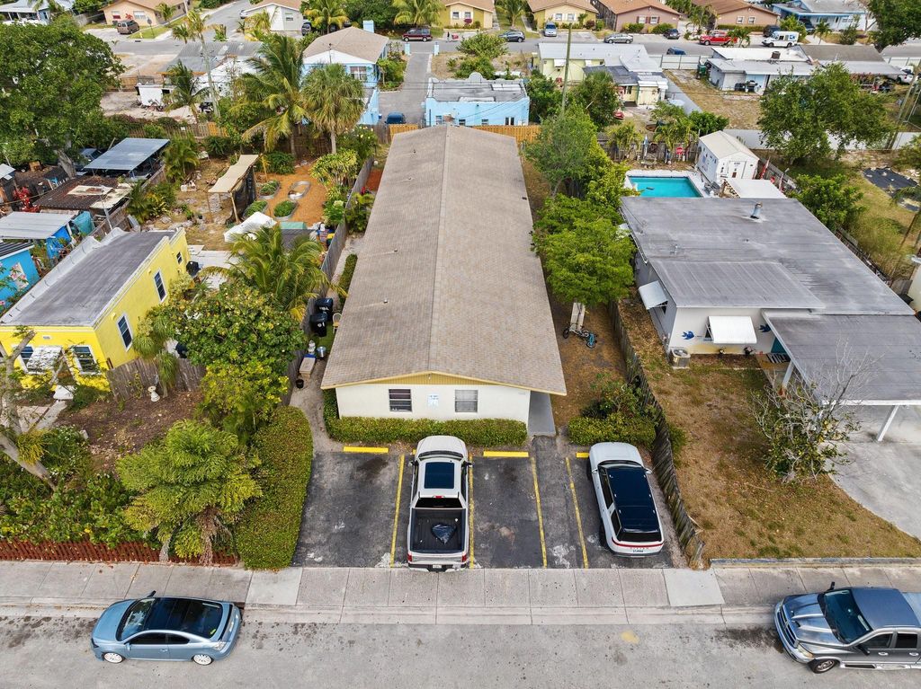 Photo of 1122 N E Street, Lake Worth Beach, FL 33460 (MLS # F10434019)