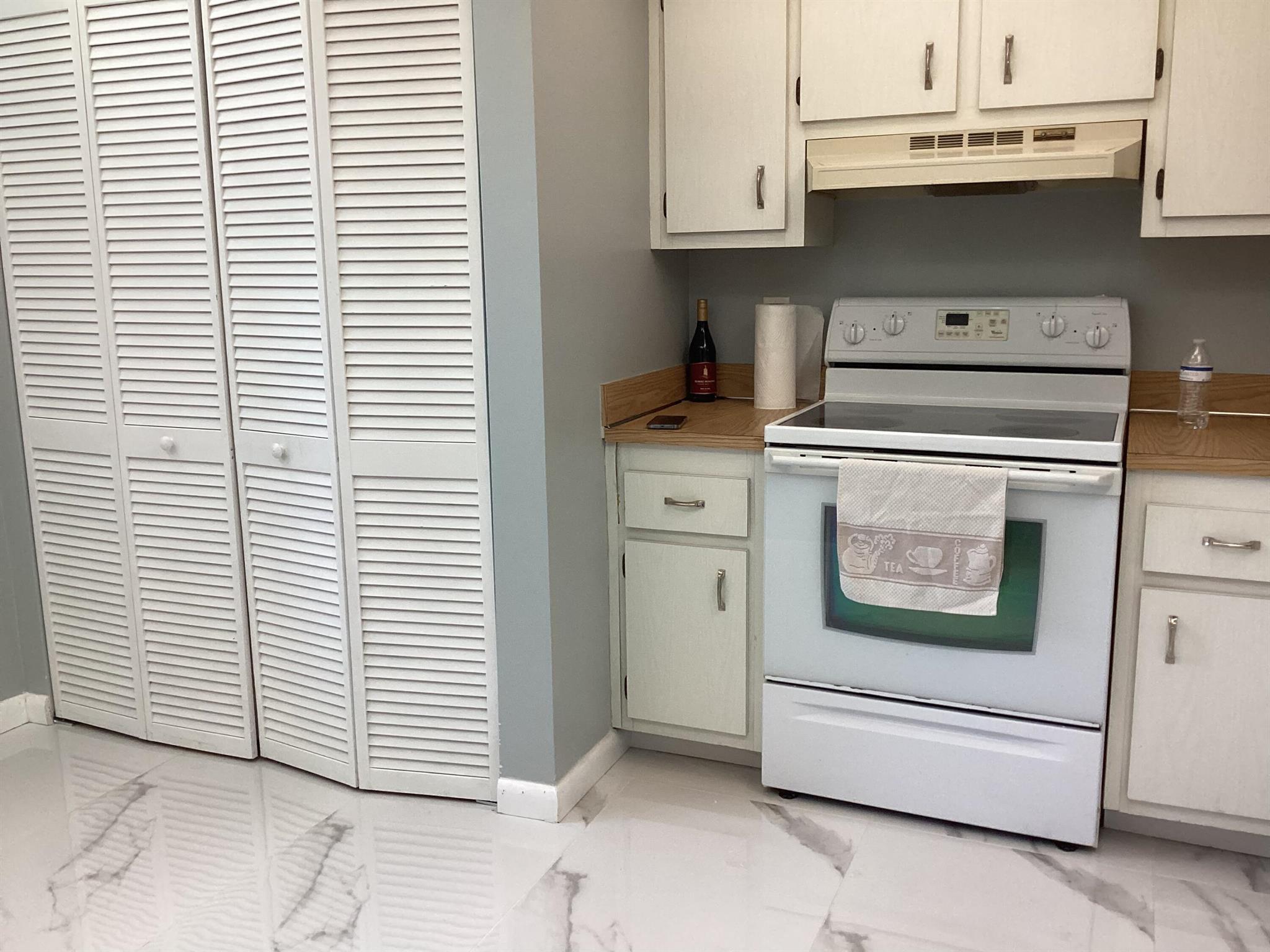 VILLAGES OF ORIOLE DEAUVI - Residential