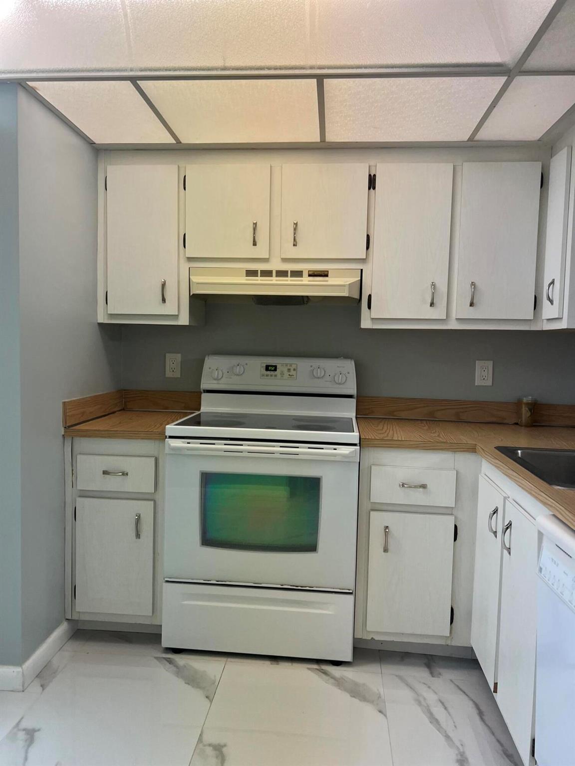 VILLAGES OF ORIOLE DEAUVI - Residential