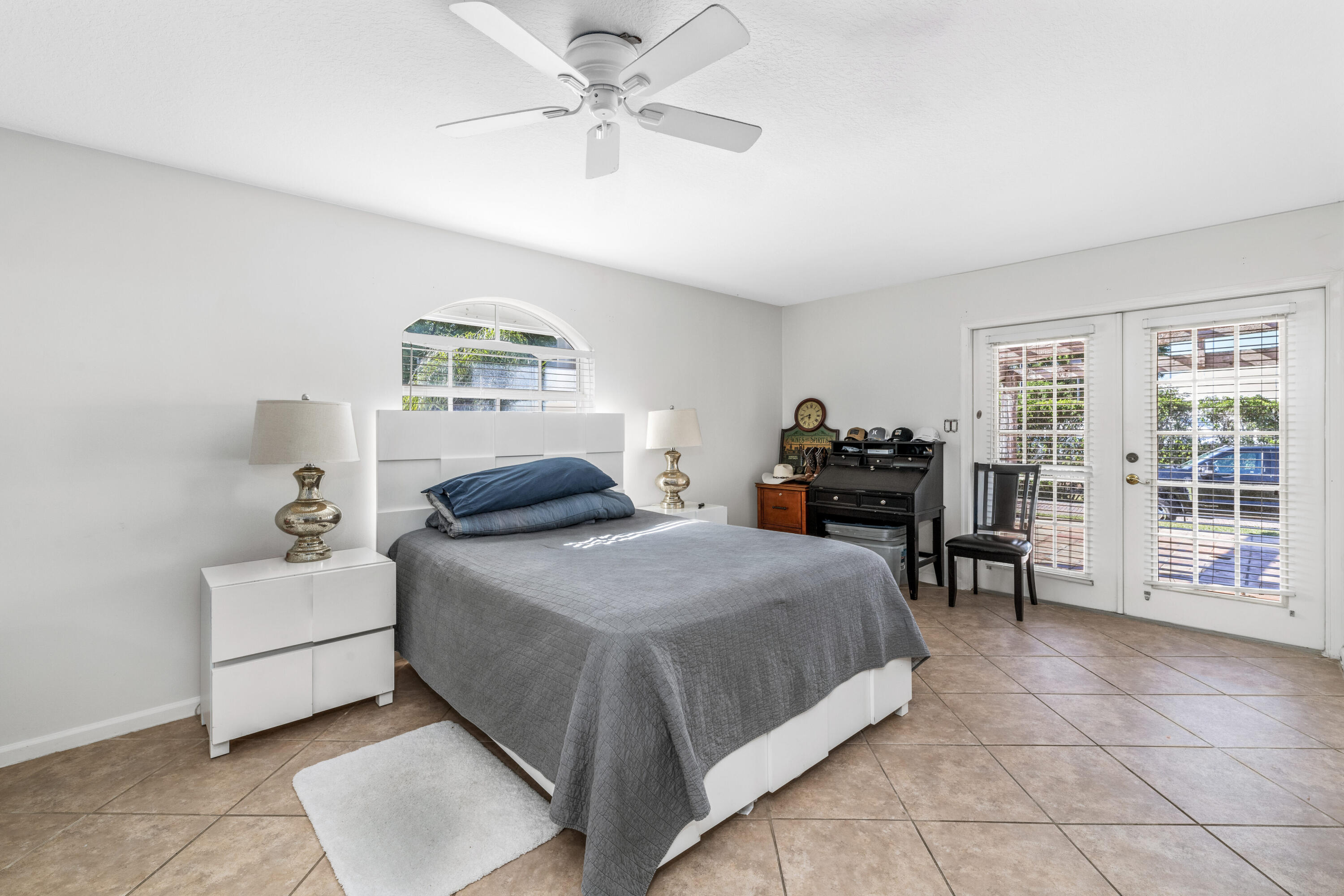 Acreage & Unrec - Residential