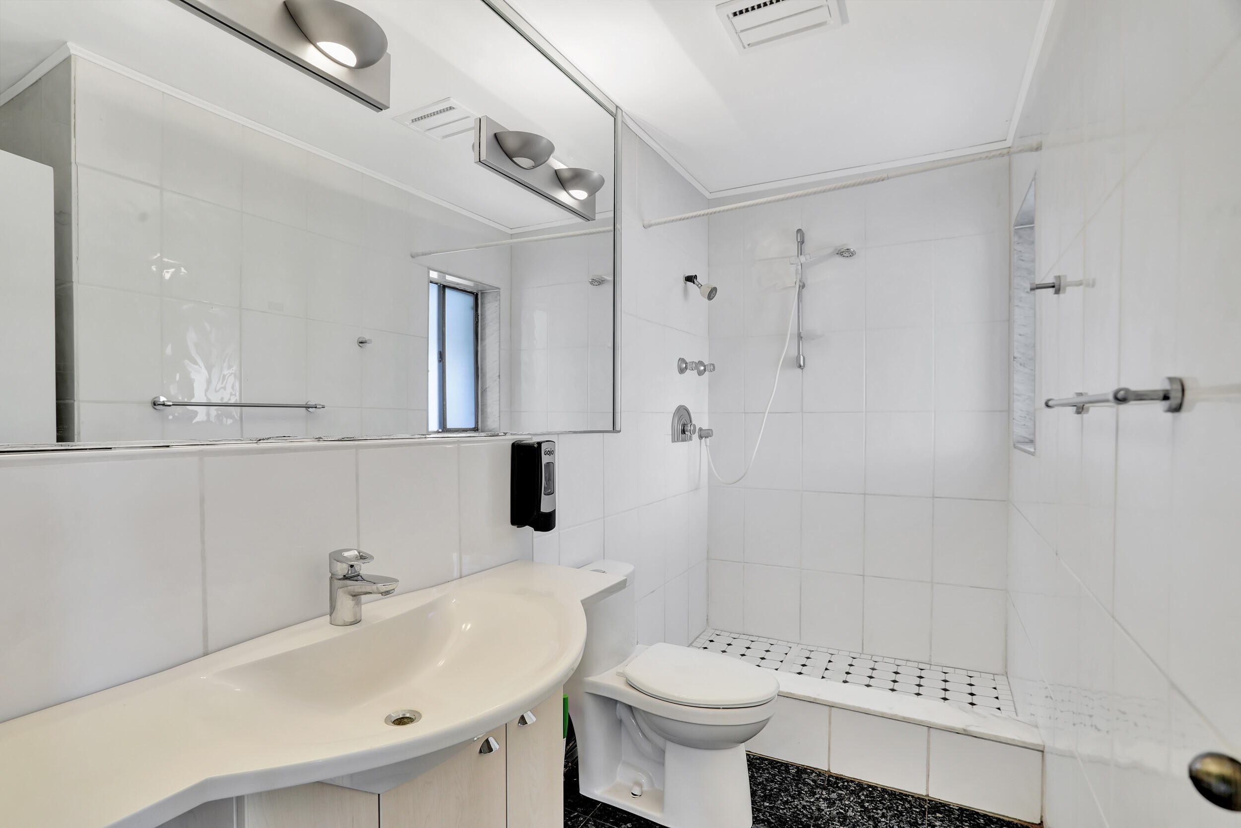 VENETIAN ISLES - Residential Lease