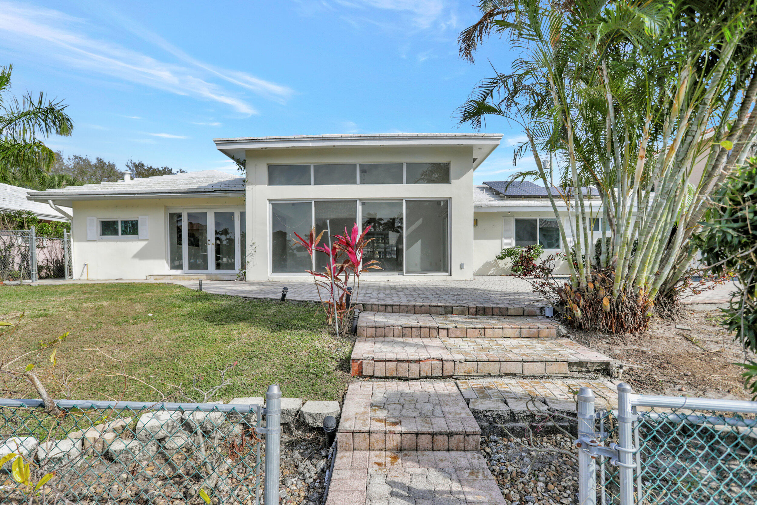 VENETIAN ISLES - Residential Lease