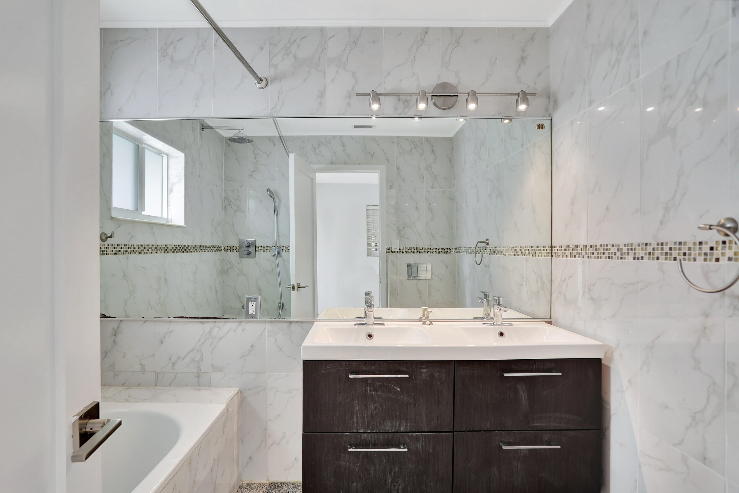 VENETIAN ISLES - Residential Lease