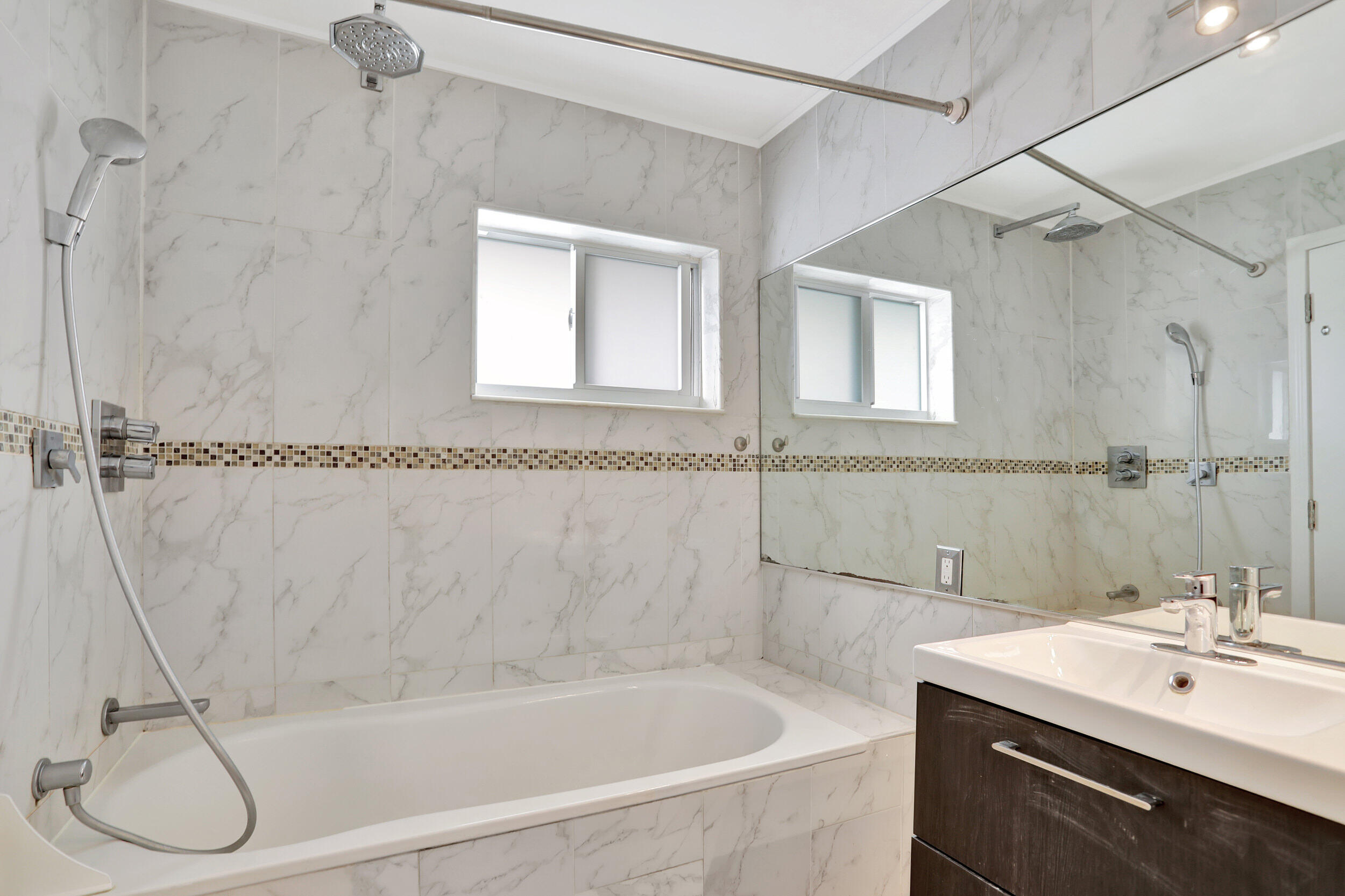 VENETIAN ISLES - Residential Lease