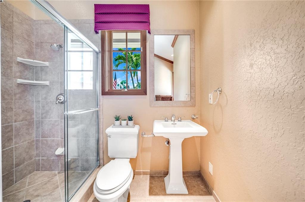 Live Oaks 103-10 B - Residential
