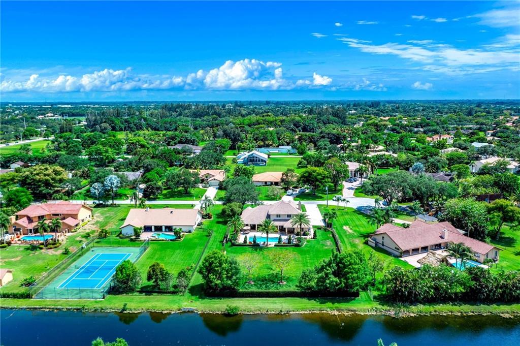 Live Oaks 103-10 B - Residential