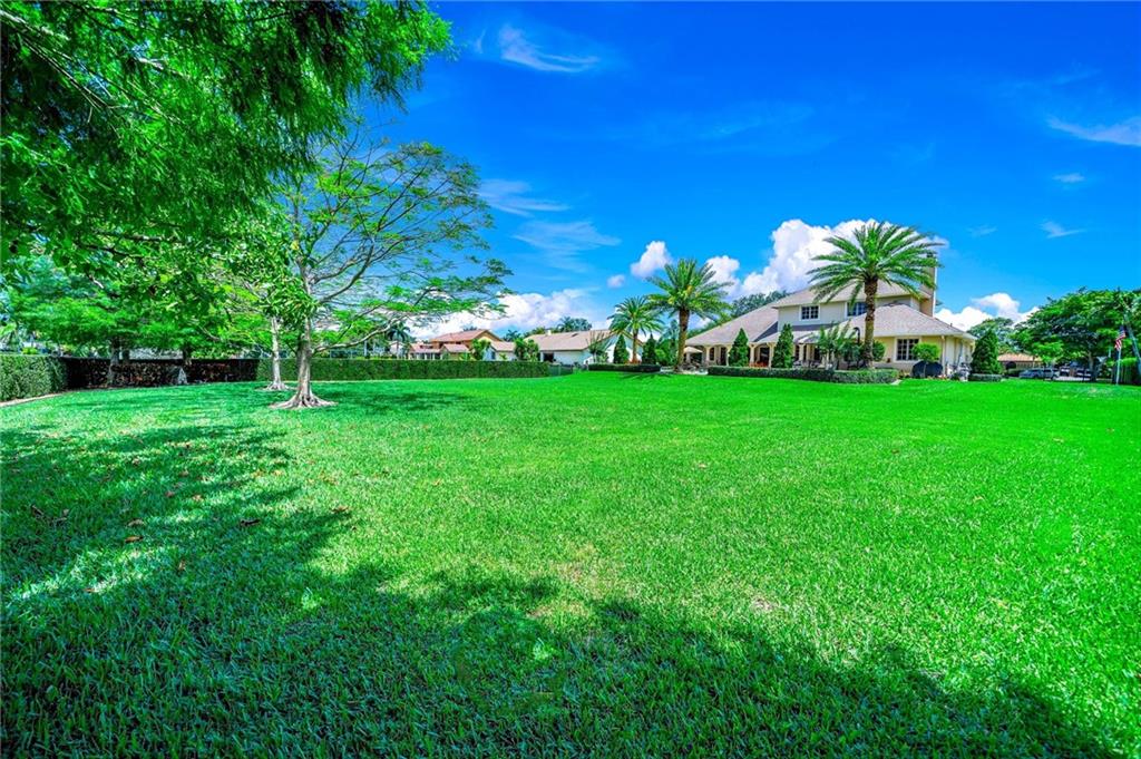 Live Oaks 103-10 B - Residential