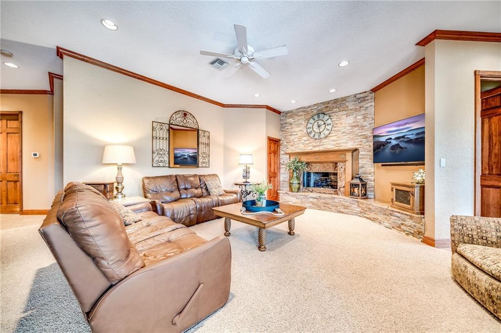 Live Oaks 103-10 B - Residential