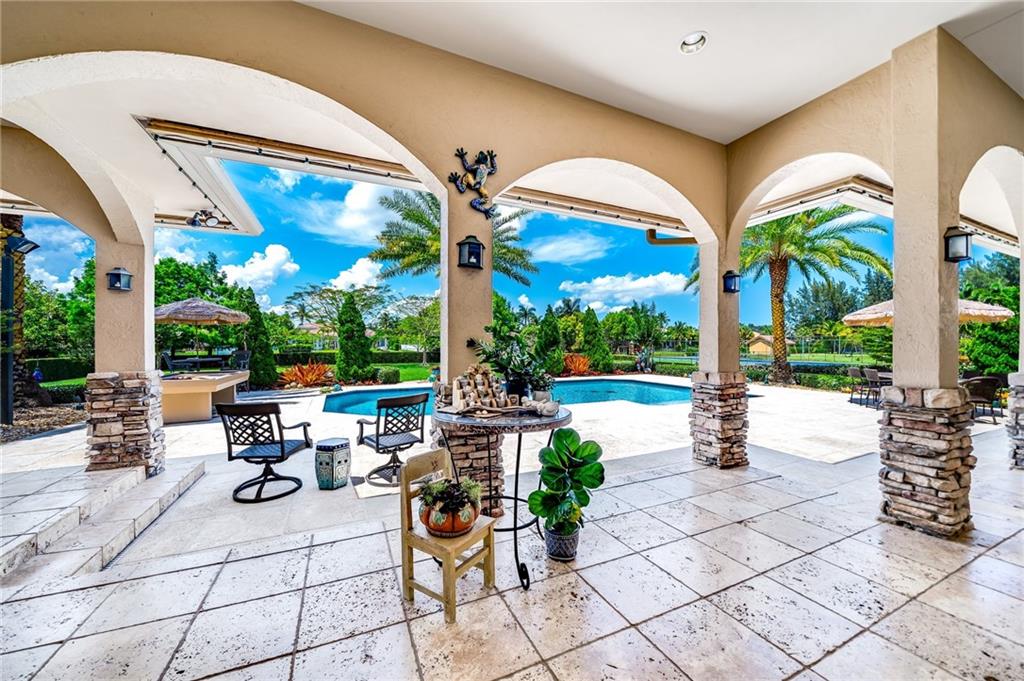 Live Oaks 103-10 B - Residential
