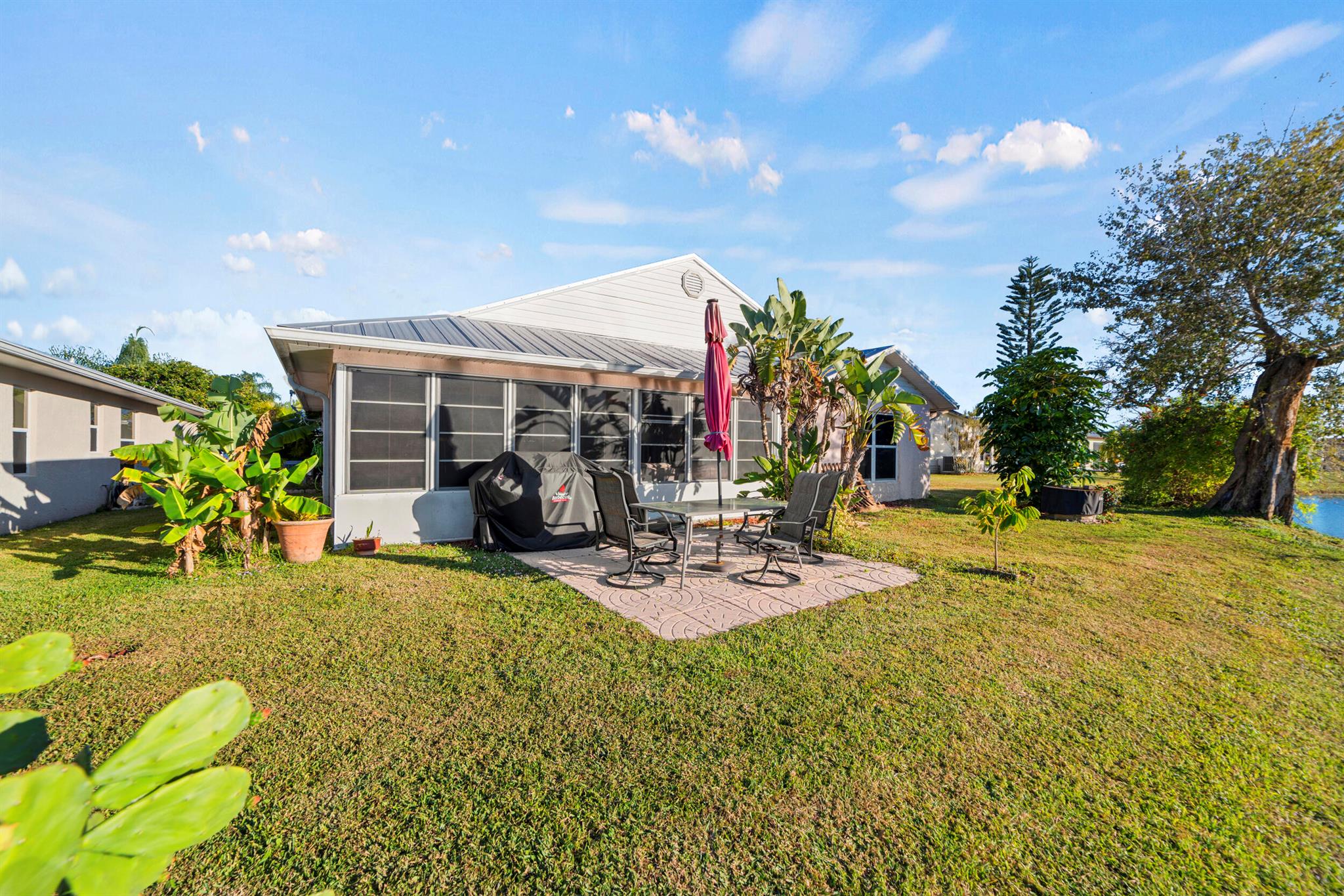 SPANISH LAKES FAIRWAYS NE - Residential