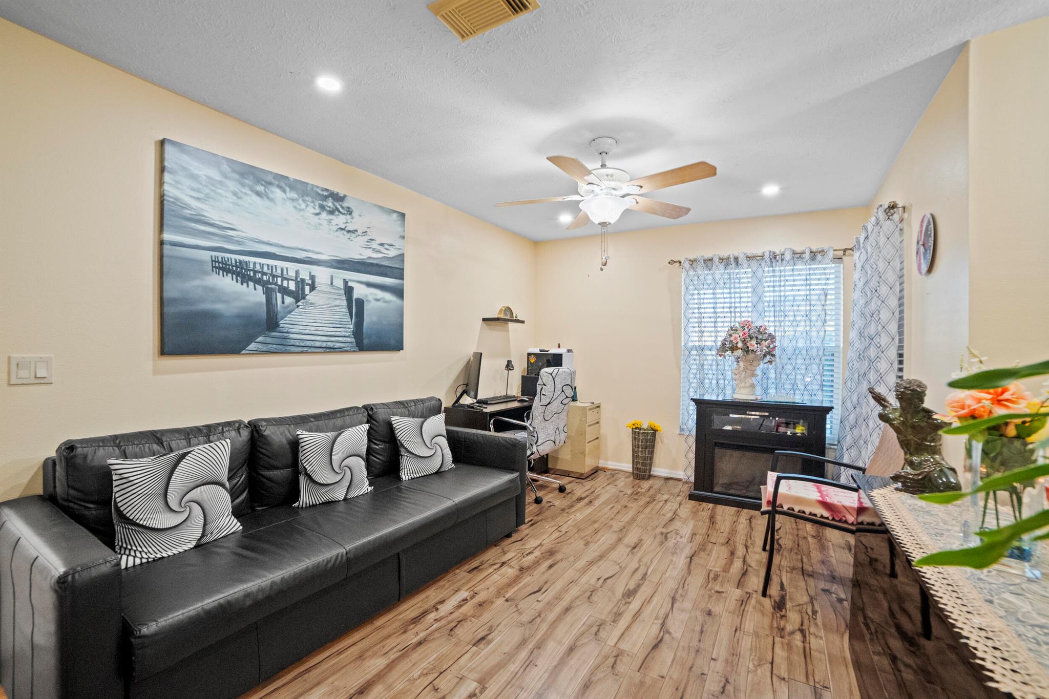 SPANISH LAKES FAIRWAYS NE - Residential