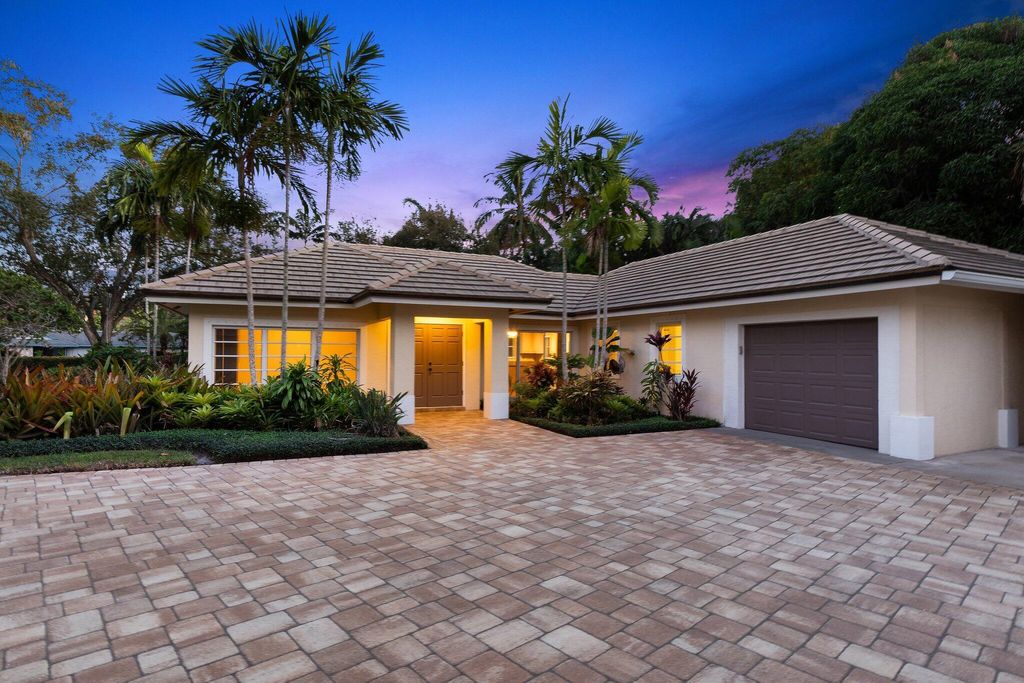 Photo of 1341 SE Riverside Drive, Stuart, FL 34996 (MLS # R11061927)