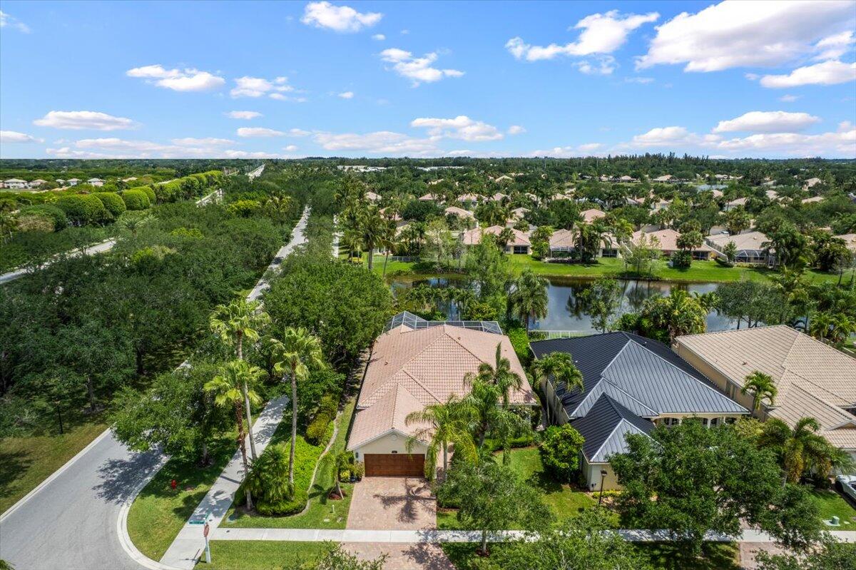 VILLAGEWALK OF WELLINGTON 1 - Residential