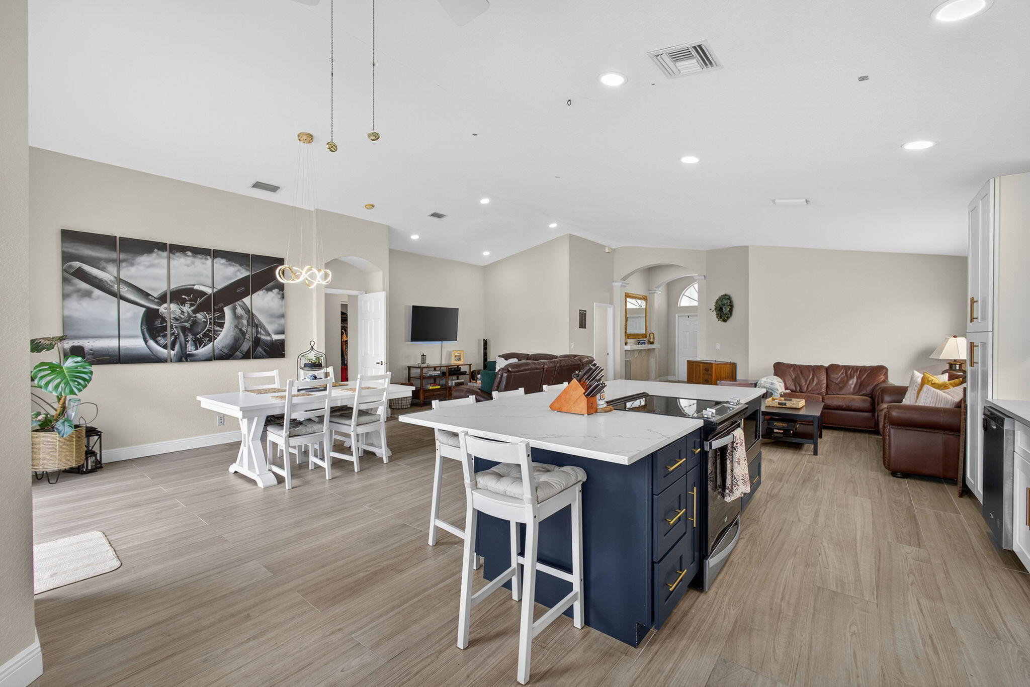 LAKEFIELD OF THE LANDINGS AT WELLINGTON 2A - Residential Lease