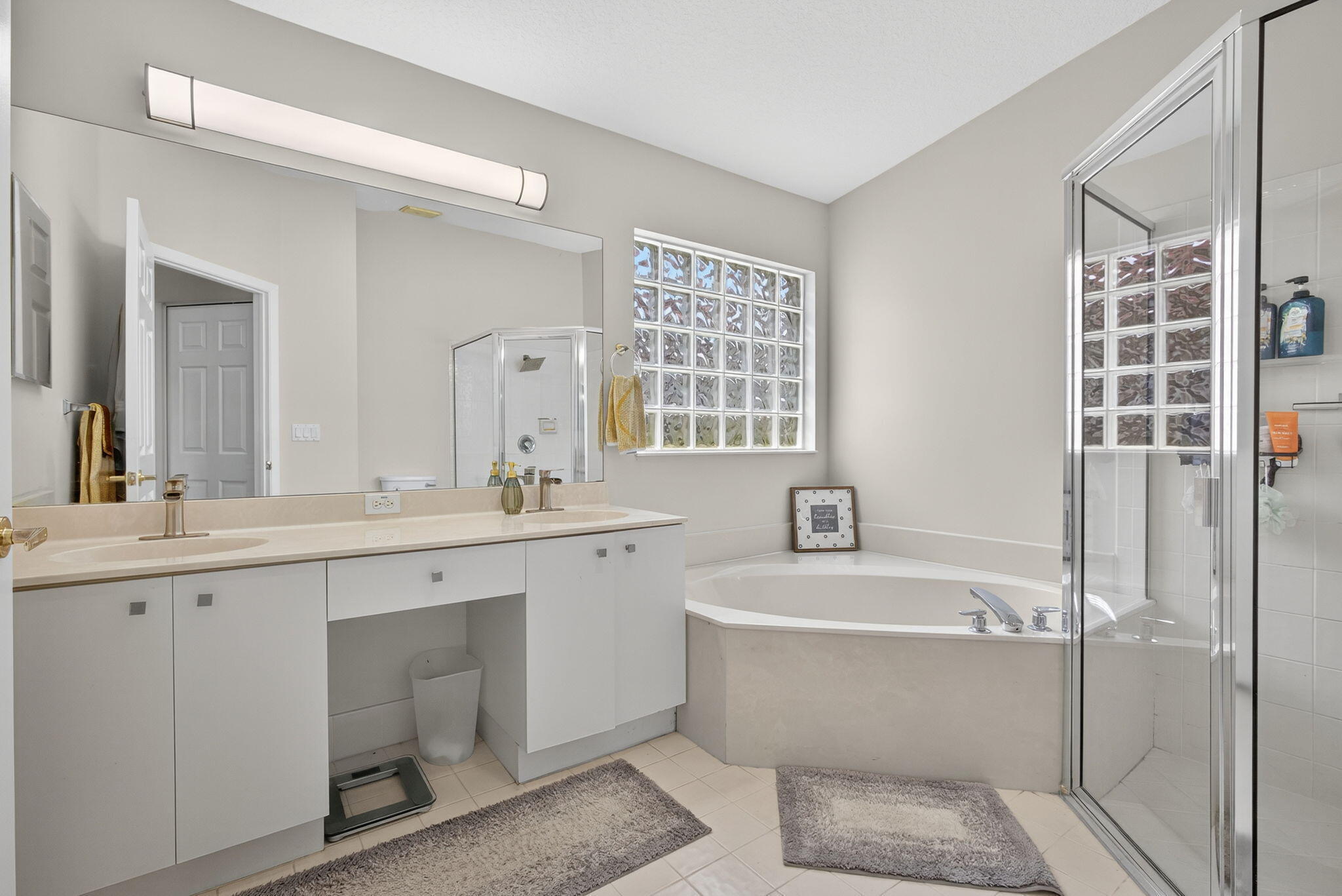 LAKEFIELD OF THE LANDINGS AT WELLINGTON 2A - Residential Lease