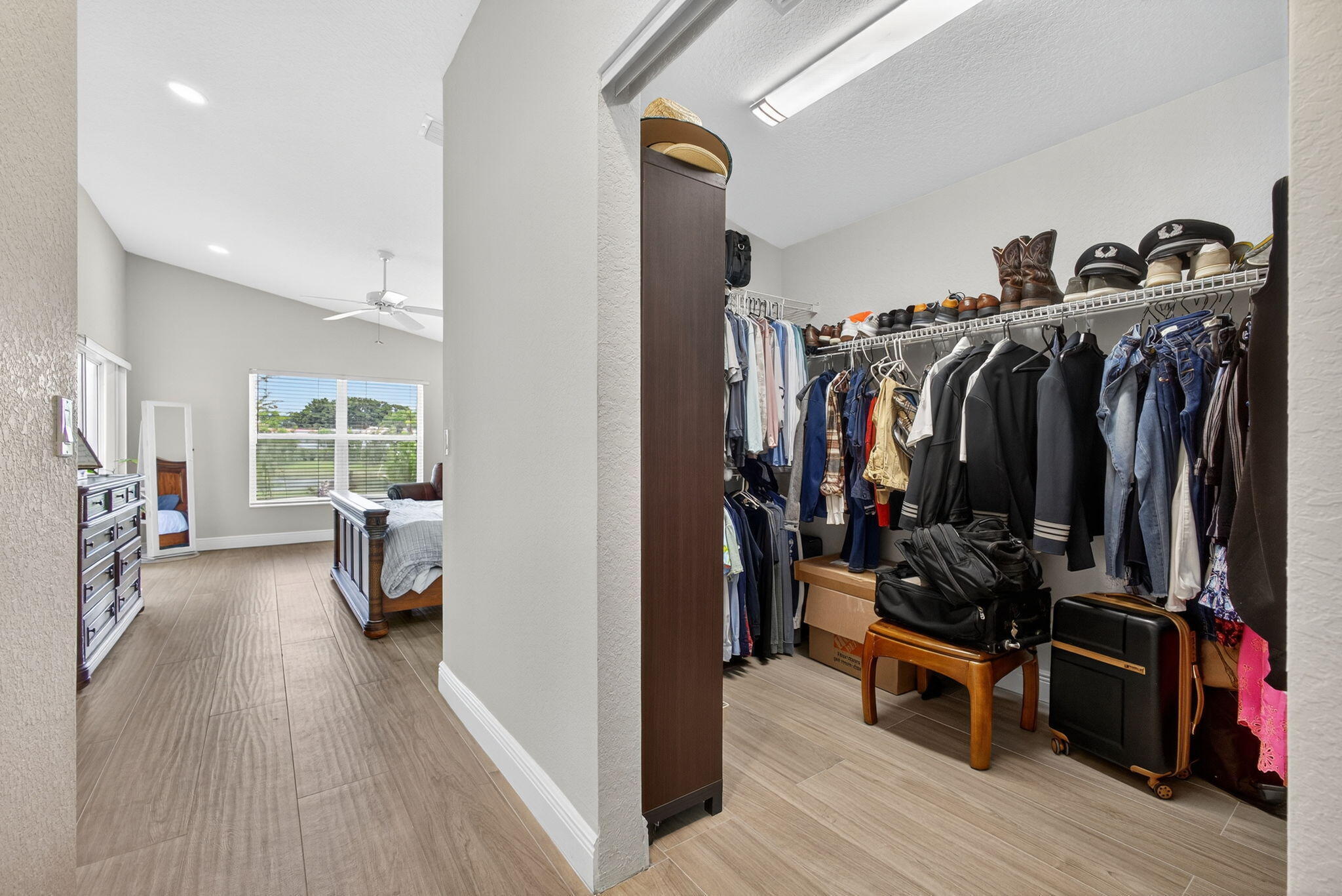 LAKEFIELD OF THE LANDINGS AT WELLINGTON 2A - Residential Lease