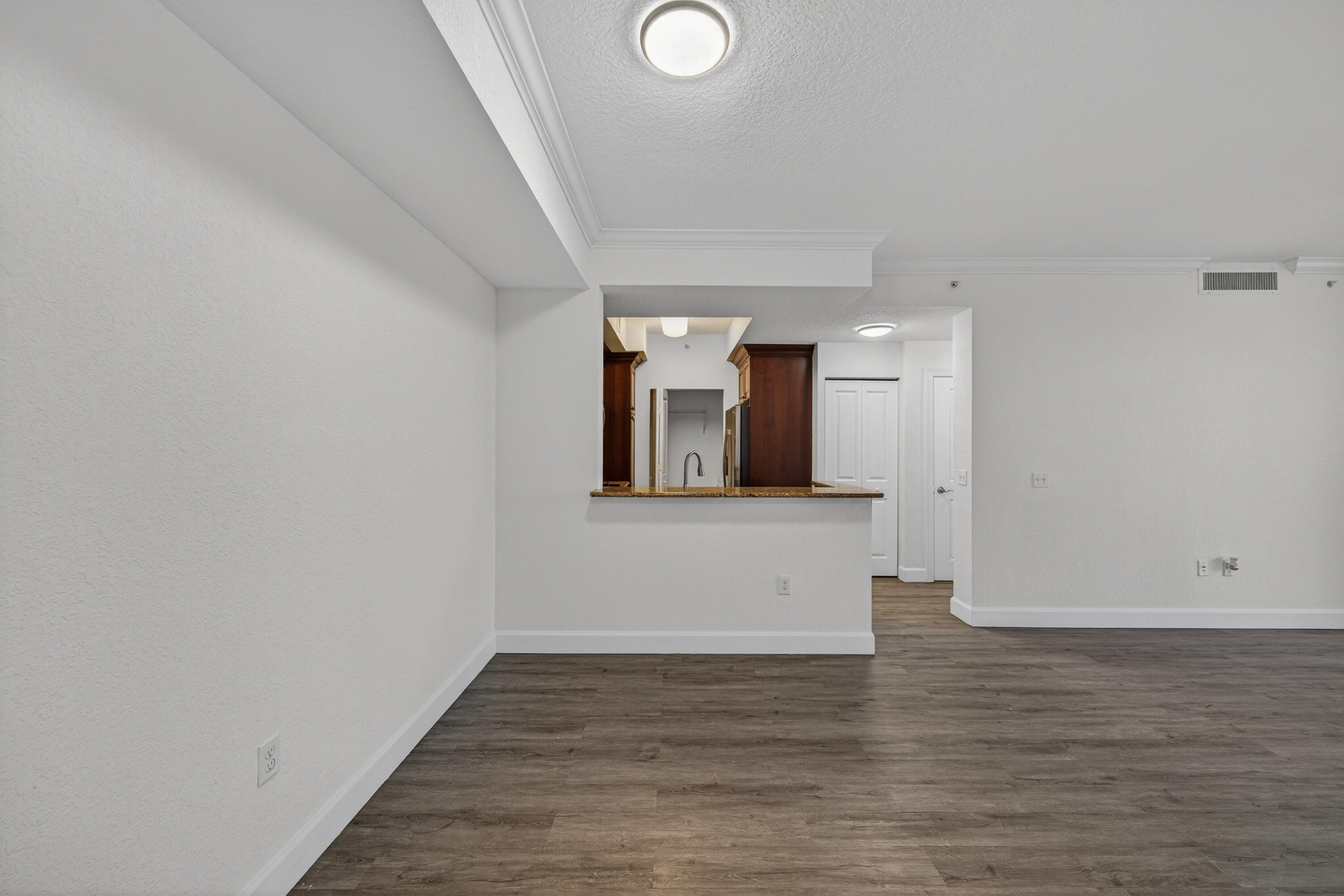 VIZCAYA LAKES CONDO - Residential Lease