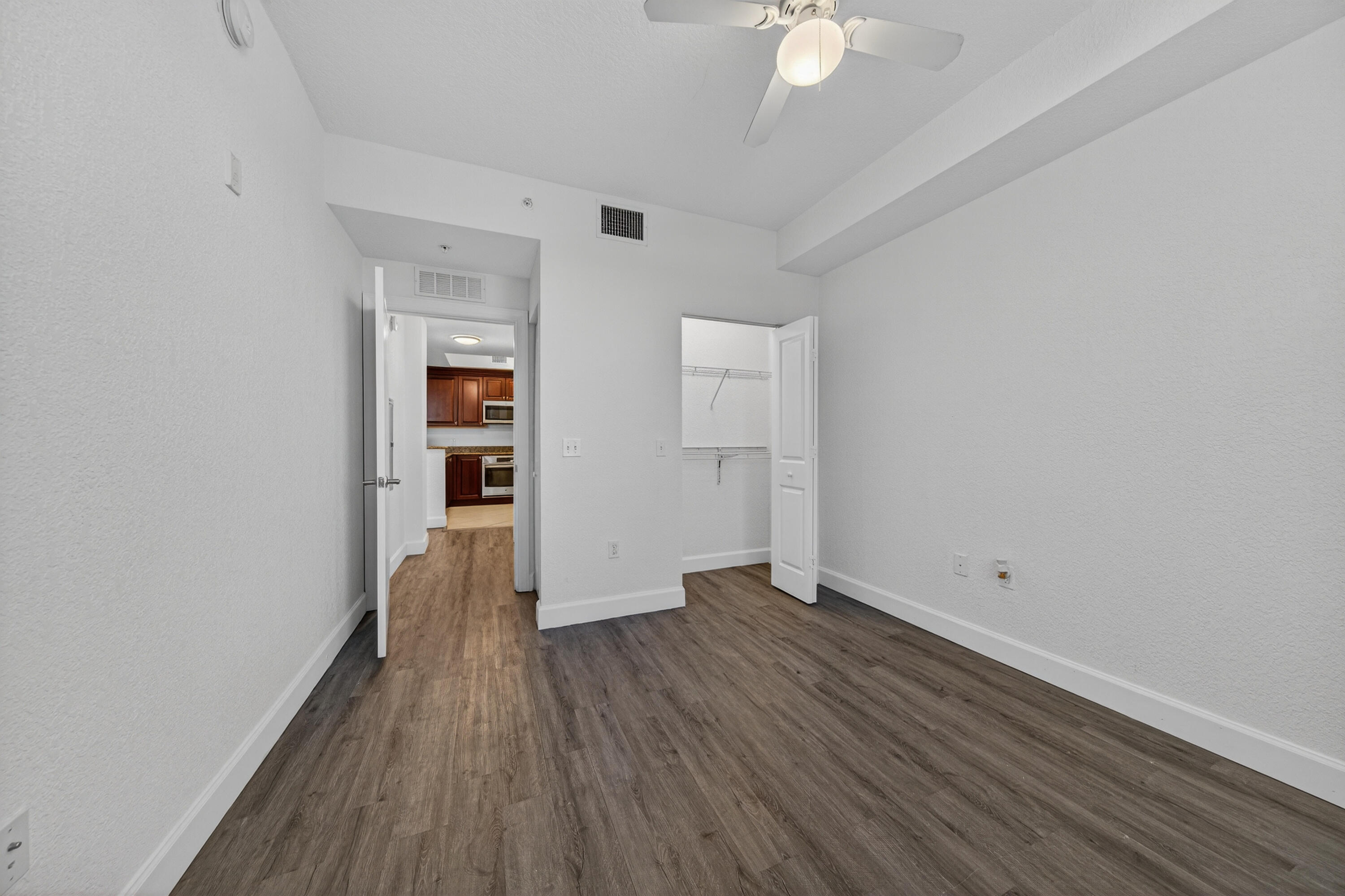 VIZCAYA LAKES CONDO - Residential Lease