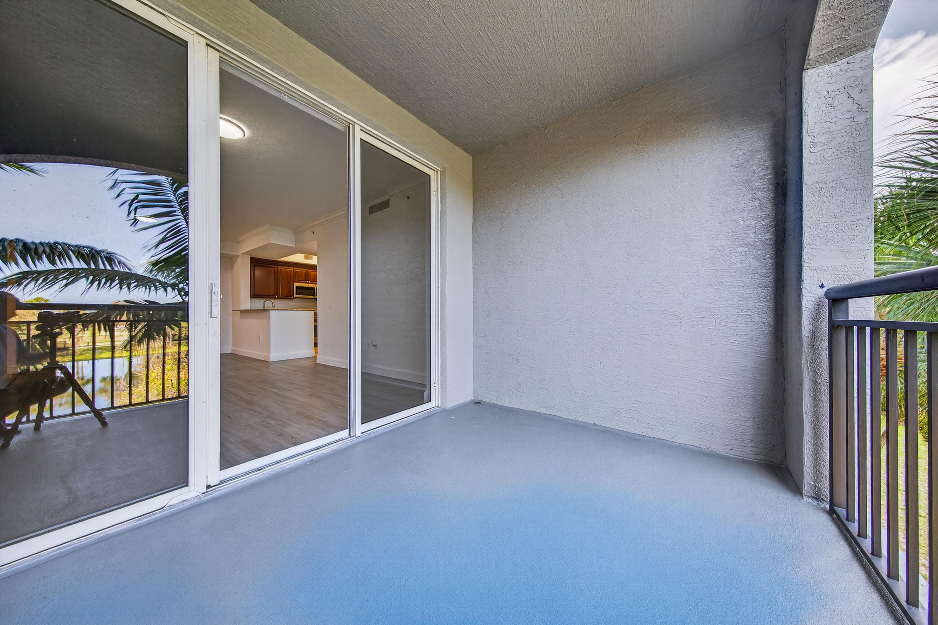 VIZCAYA LAKES CONDO - Residential Lease