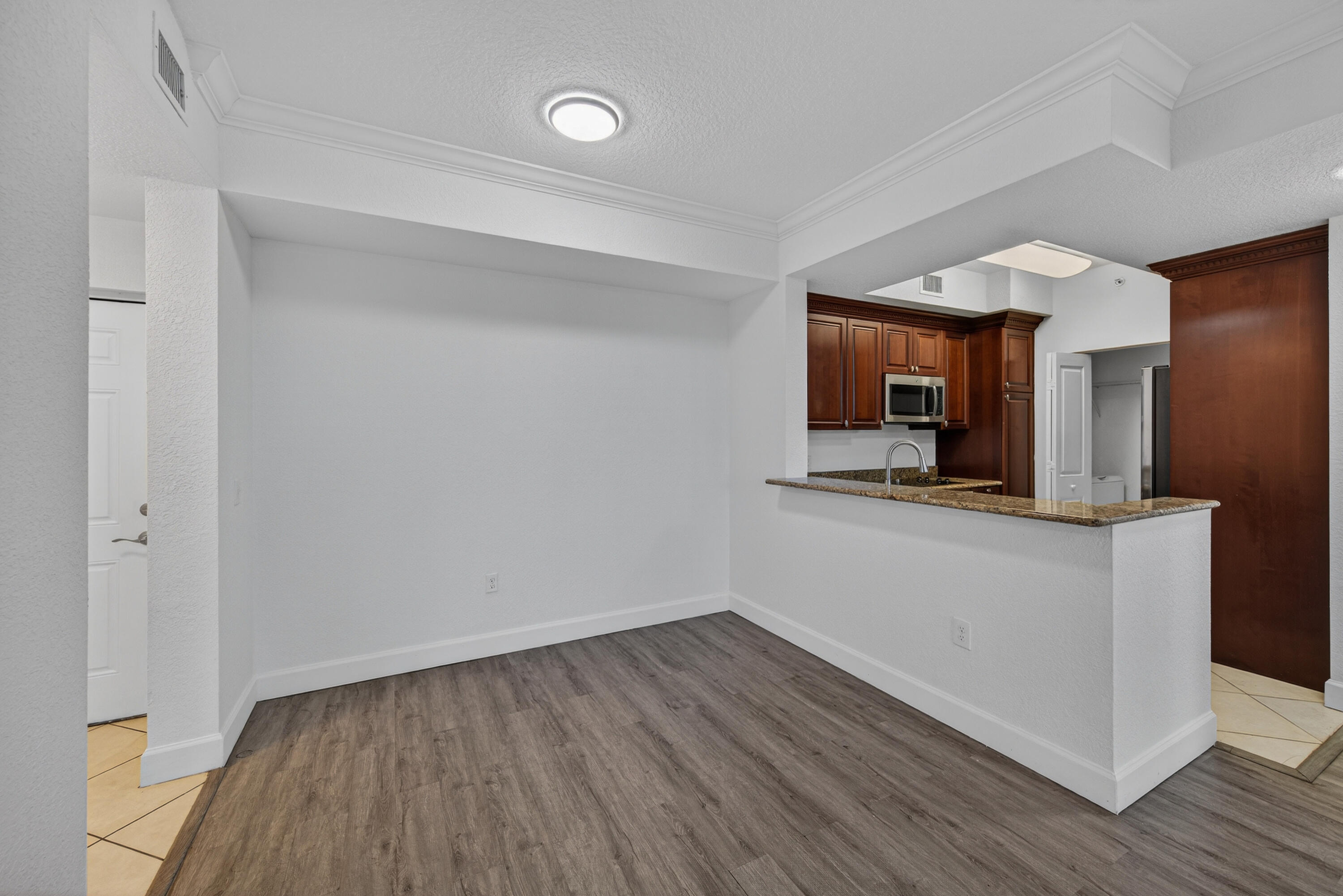 VIZCAYA LAKES CONDO - Residential Lease