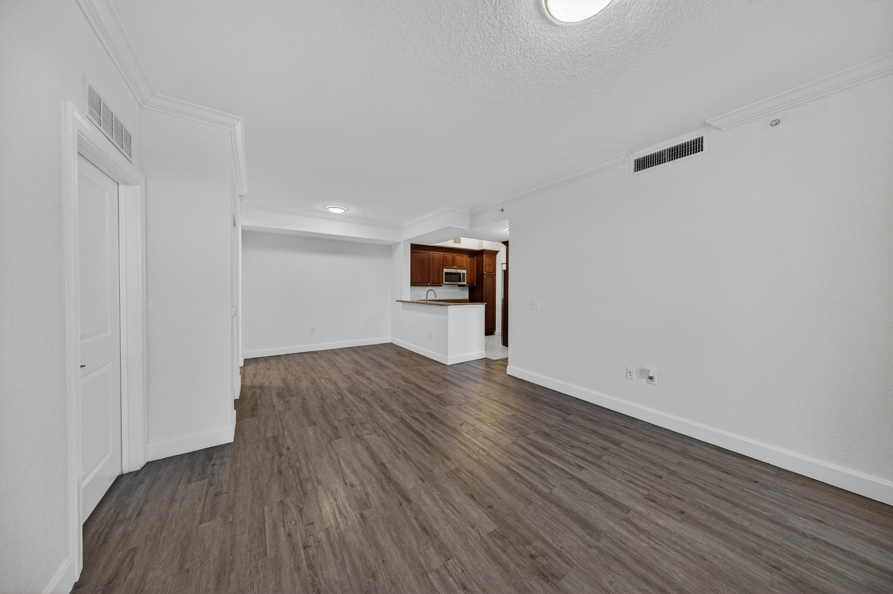 VIZCAYA LAKES CONDO - Residential Lease