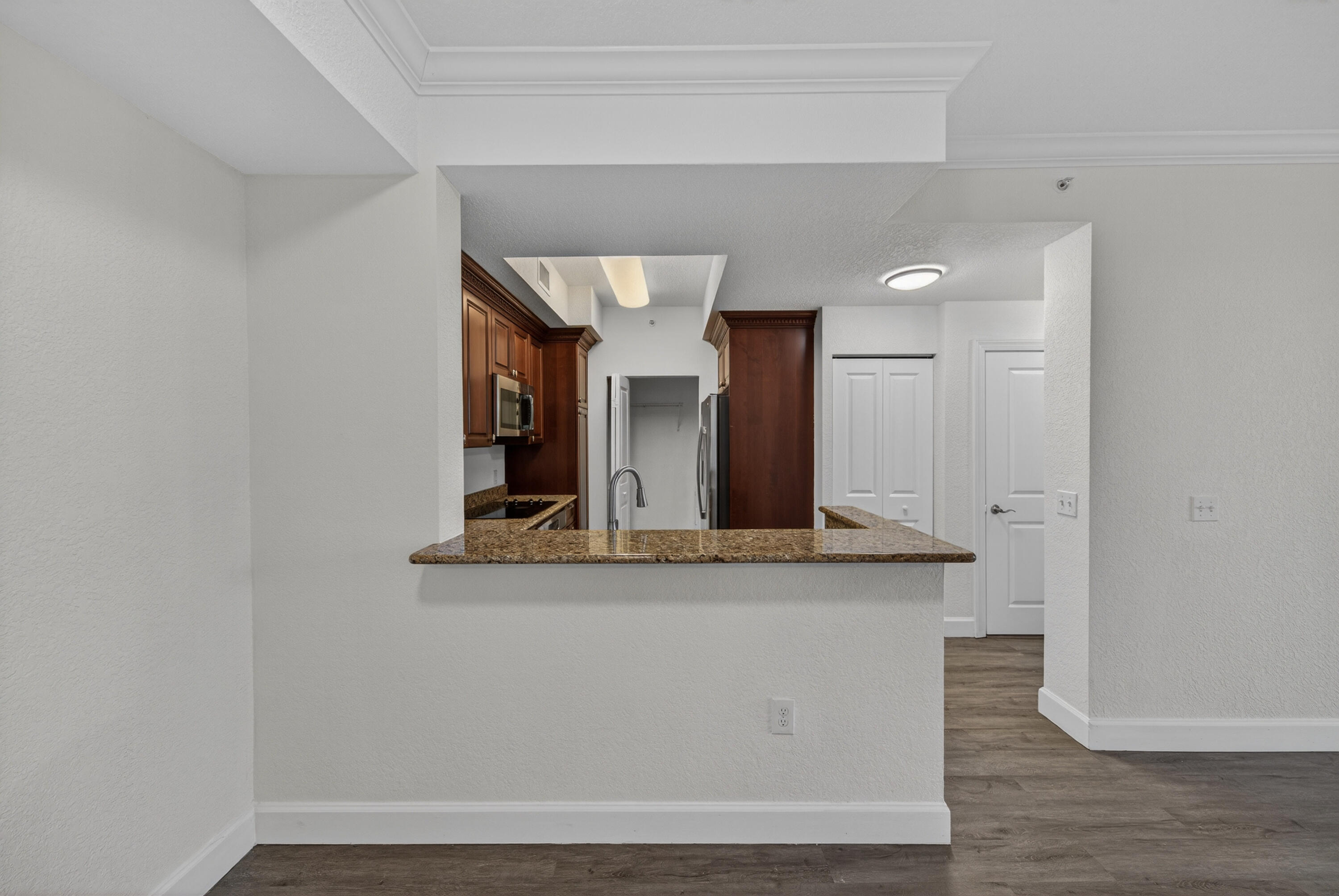 VIZCAYA LAKES CONDO - Residential Lease