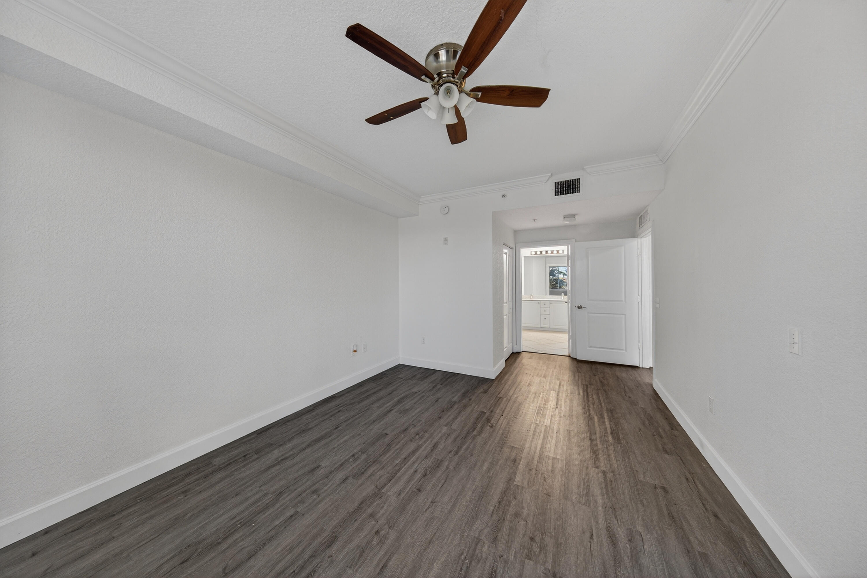 VIZCAYA LAKES CONDO - Residential Lease