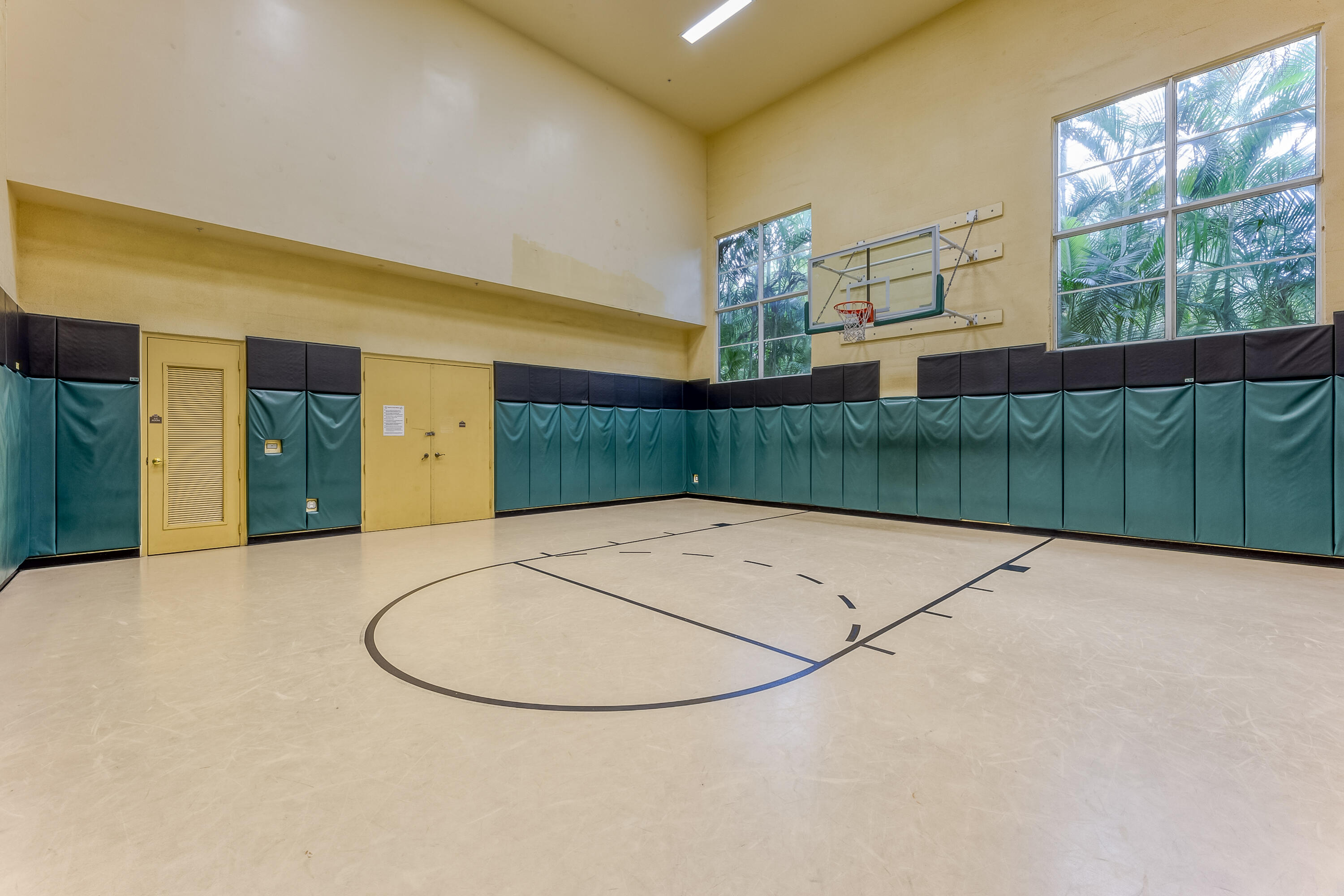 VIZCAYA LAKES CONDO - Residential Lease