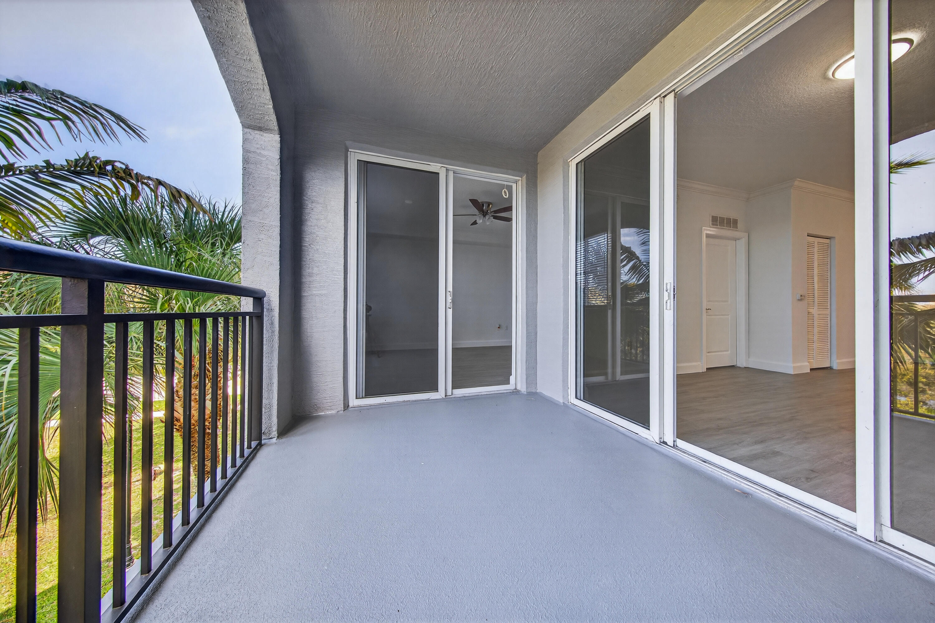 VIZCAYA LAKES CONDO - Residential Lease