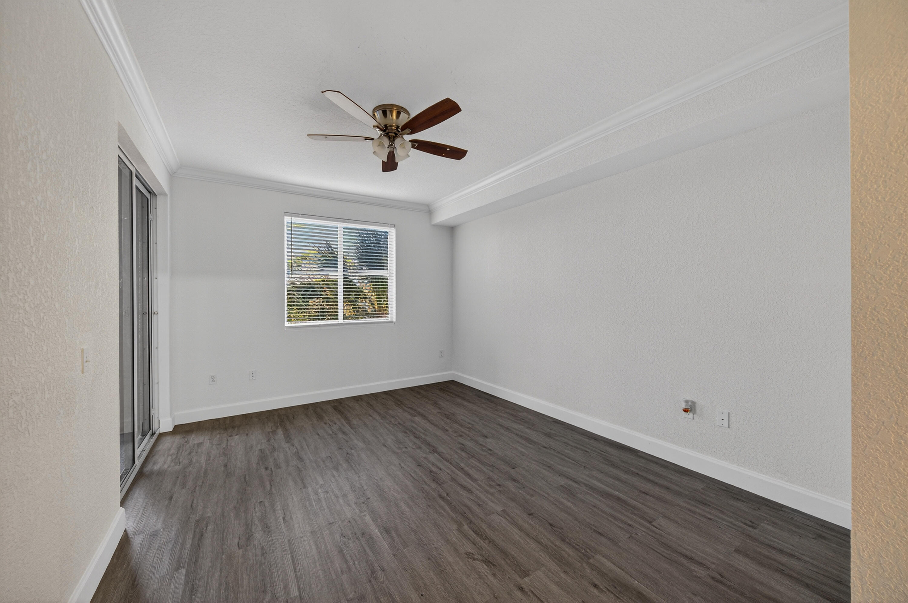 VIZCAYA LAKES CONDO - Residential Lease