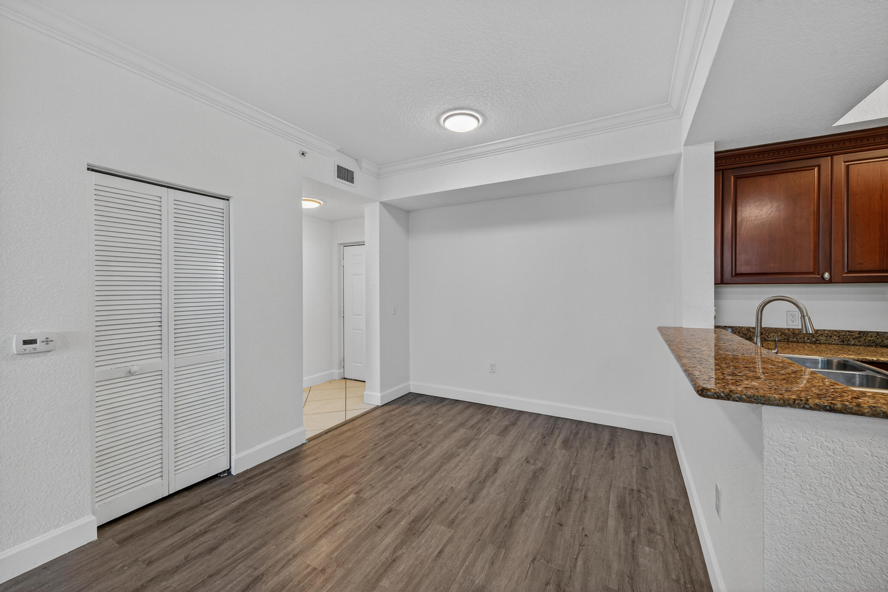 VIZCAYA LAKES CONDO - Residential Lease