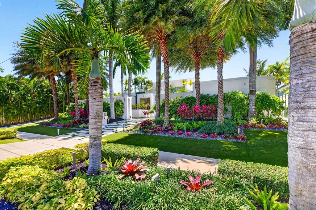 Photo of 2200 Inlet Drive, Fort Lauderdale, FL 33316 (MLS # B26020529)