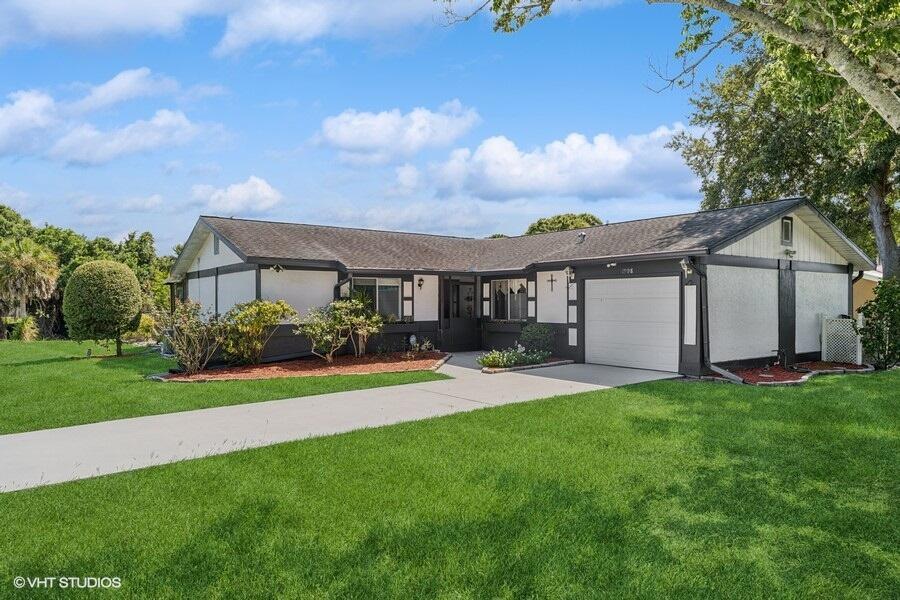 1998 SE Morningside Boulevard, Port St Lucie, FL, 34952/$324,900 1 1998 SE Morningside Boulevard