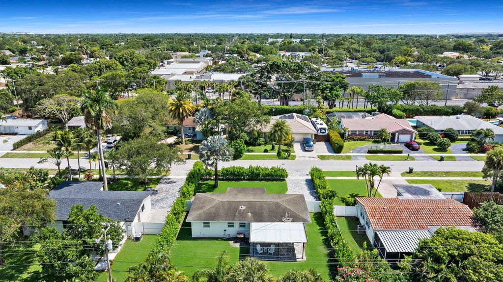 Photo of 1269 NW 4th Street, Boca Raton, FL 33486 (MLS # R11084487)