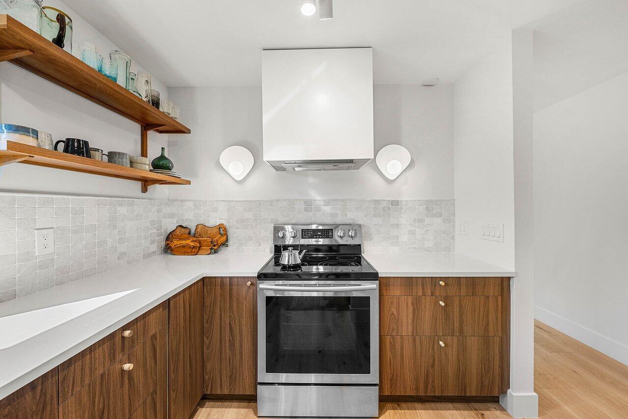 PALM GREENS AT VILLA DEL RAY CONDO II - Residential