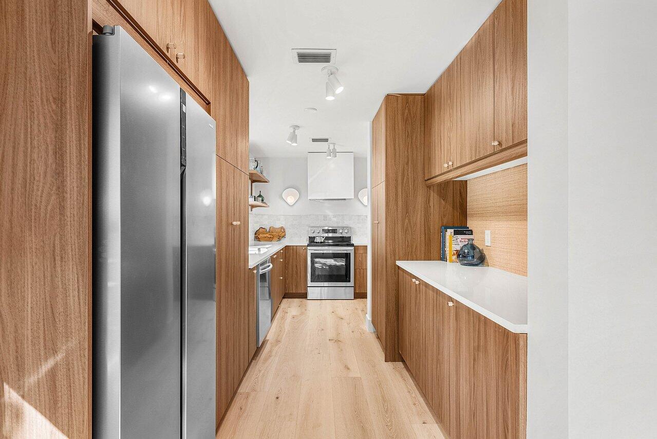 PALM GREENS AT VILLA DEL RAY CONDO II - Residential