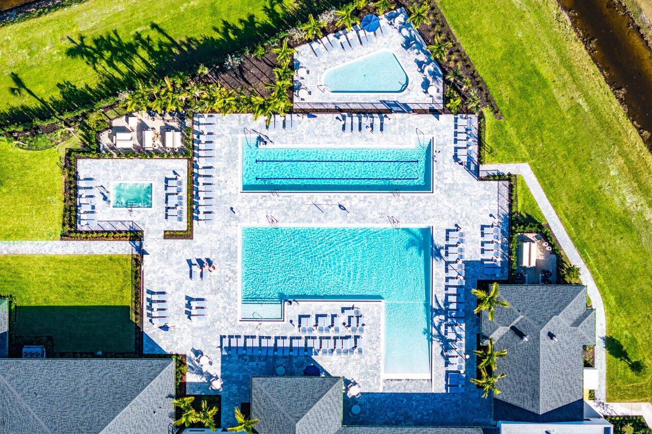 PALM GREENS AT VILLA DEL RAY CONDO II - Residential