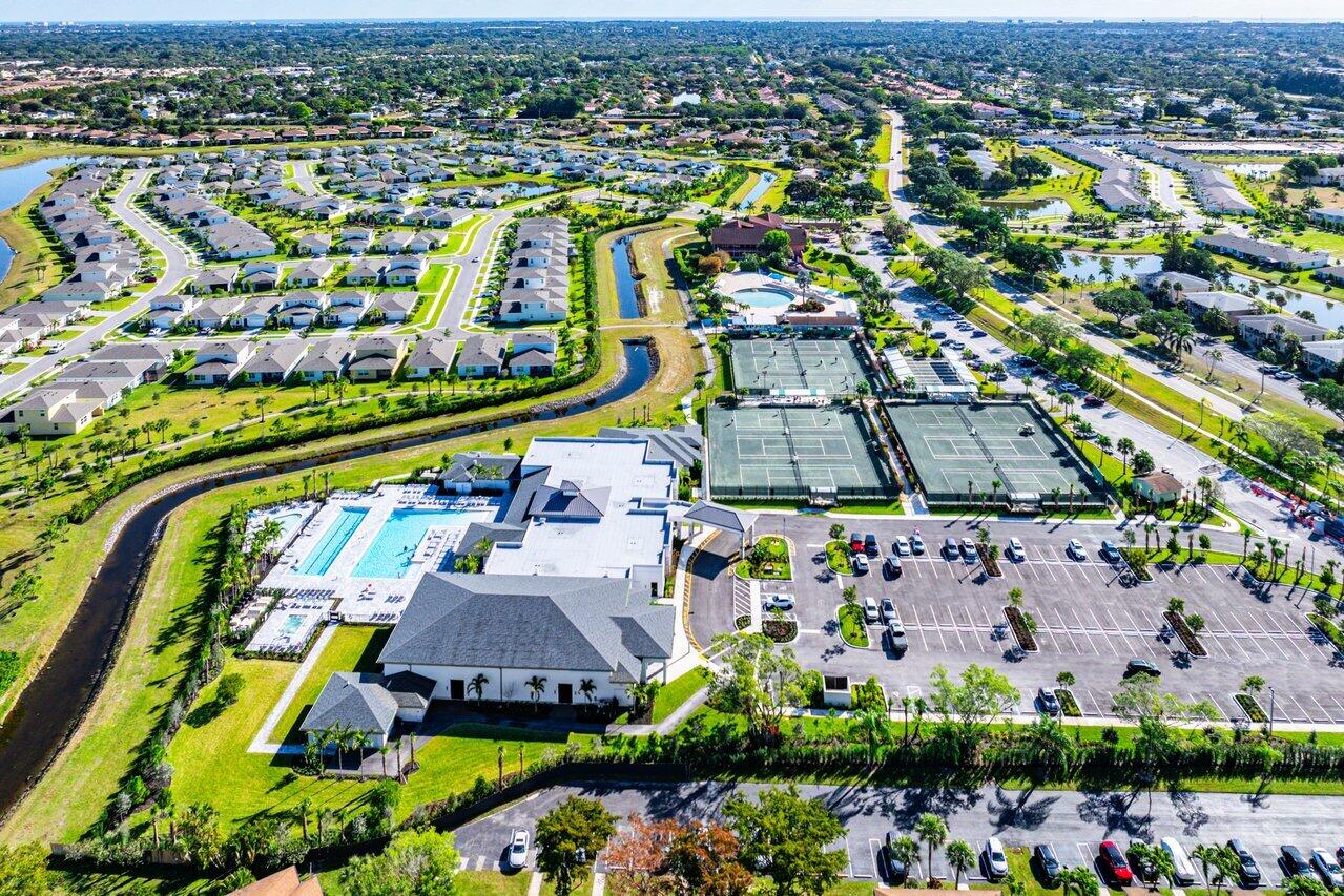 PALM GREENS AT VILLA DEL RAY CONDO II - Residential