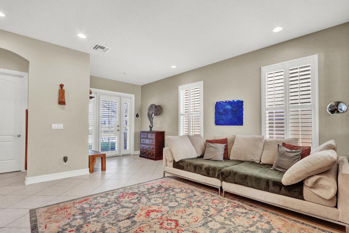 BOTANICA - Residential