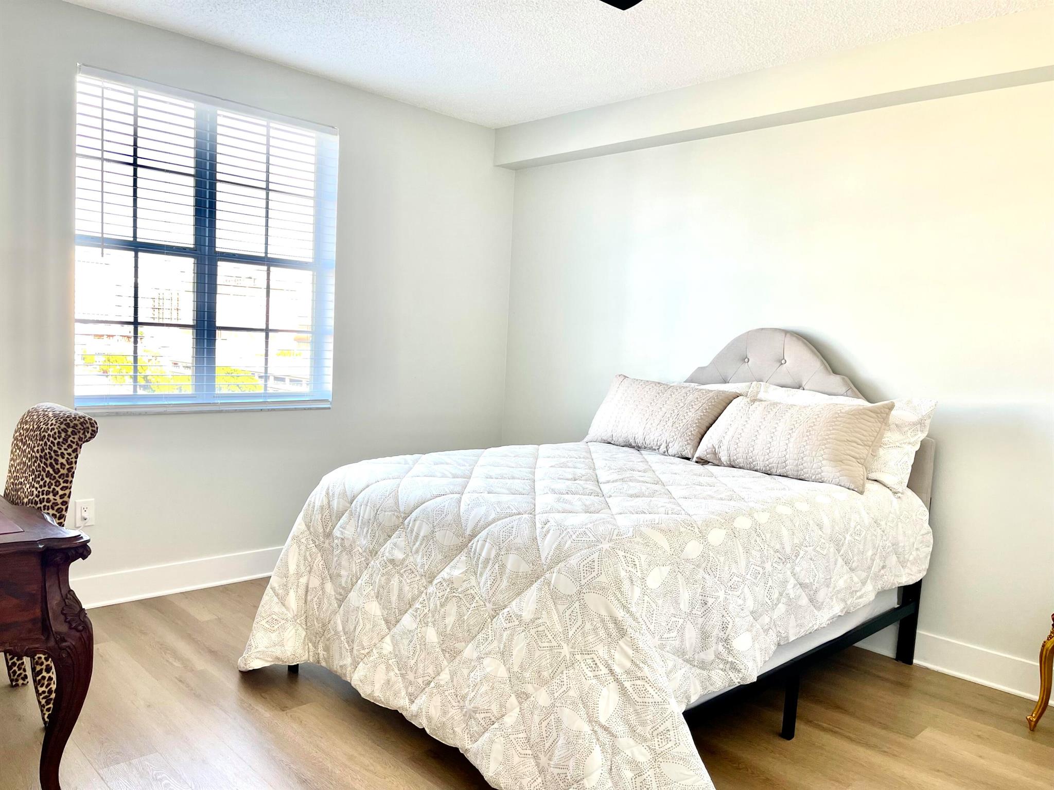 MONTECITO PALM BEACH COND - Residential Lease