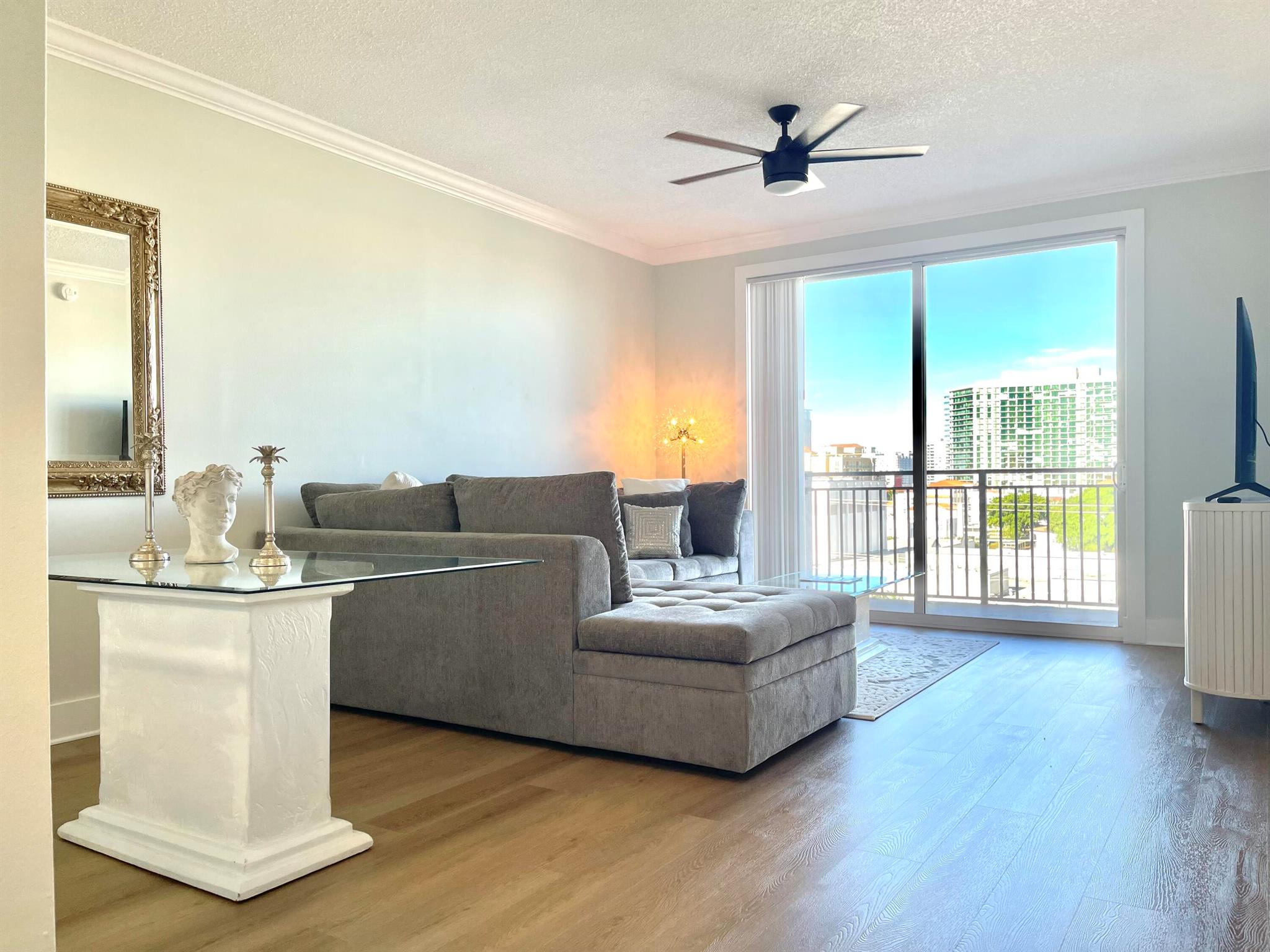 MONTECITO PALM BEACH COND - Residential Lease