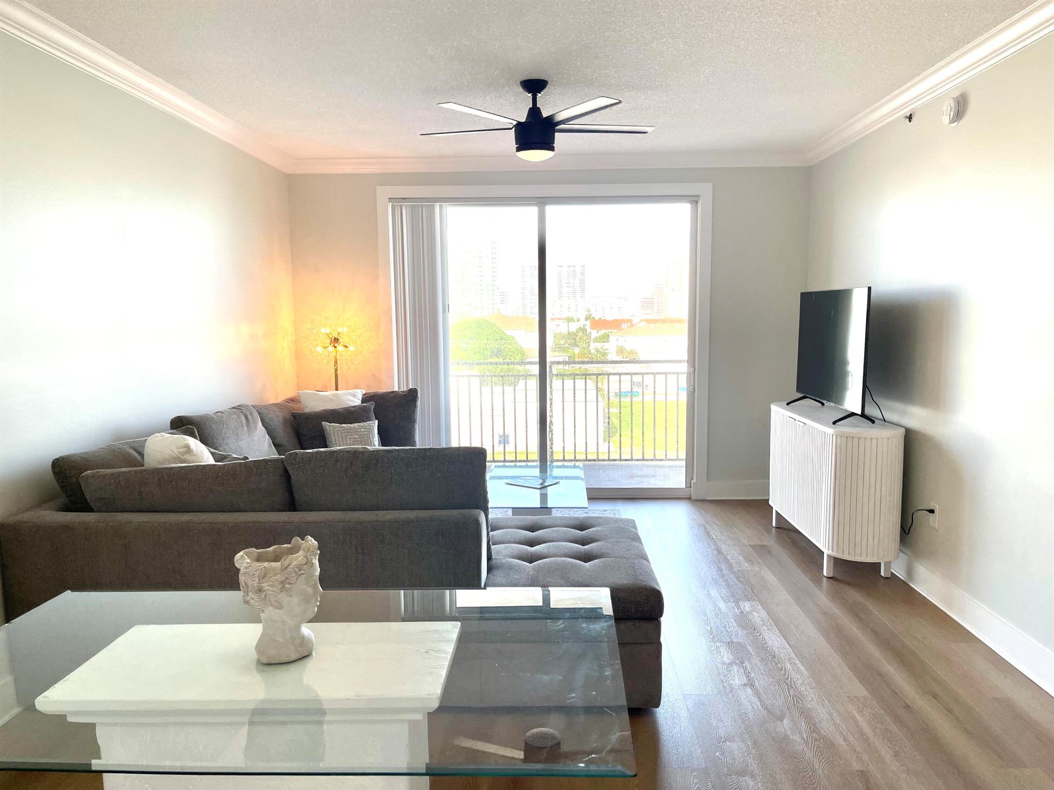 MONTECITO PALM BEACH COND - Residential Lease