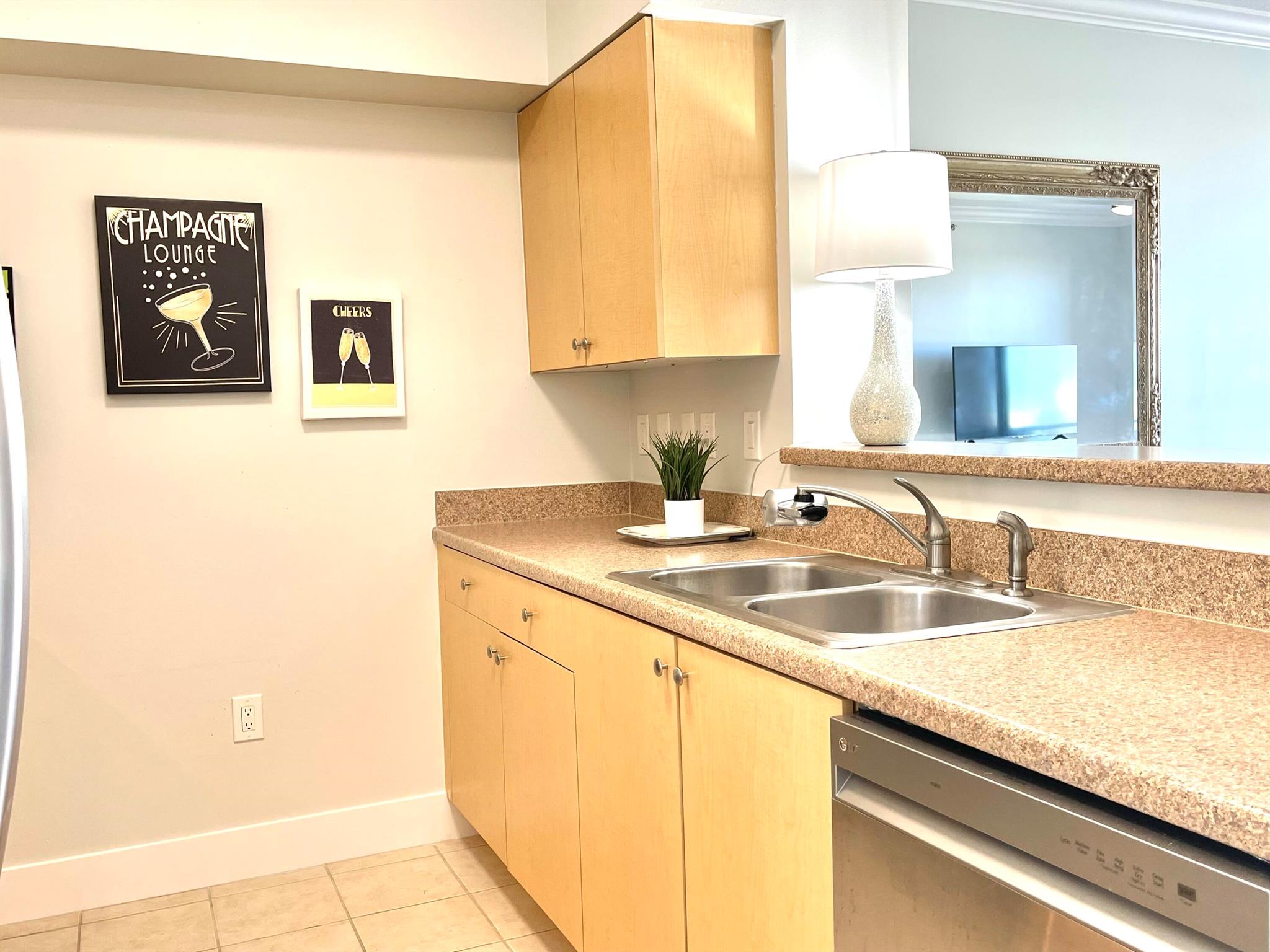 MONTECITO PALM BEACH COND - Residential Lease