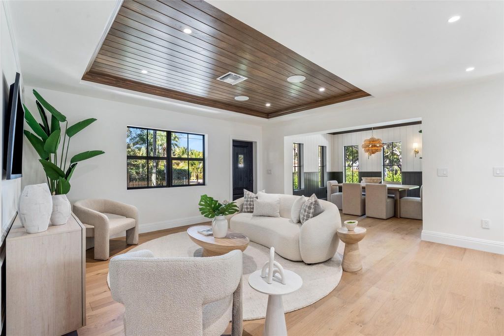 Photo of 2100 Lake Avenue, West Palm Beach, FL 33401 (MLS # F10554007)