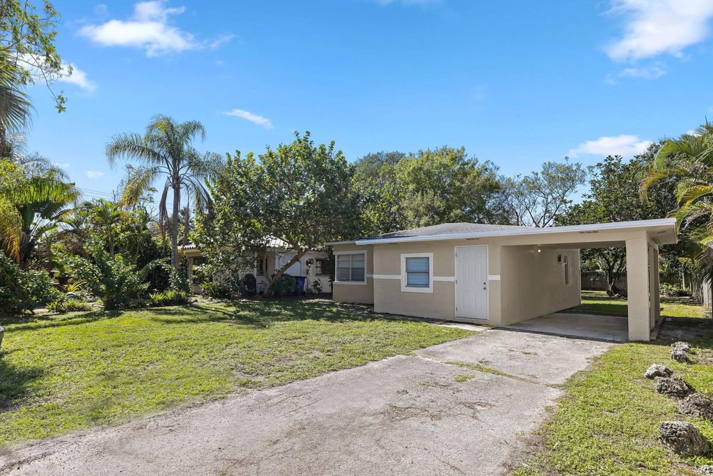 Photo of 1409 NW 7th Avenue, Fort Lauderdale, FL 33311 (MLS # B26025526)