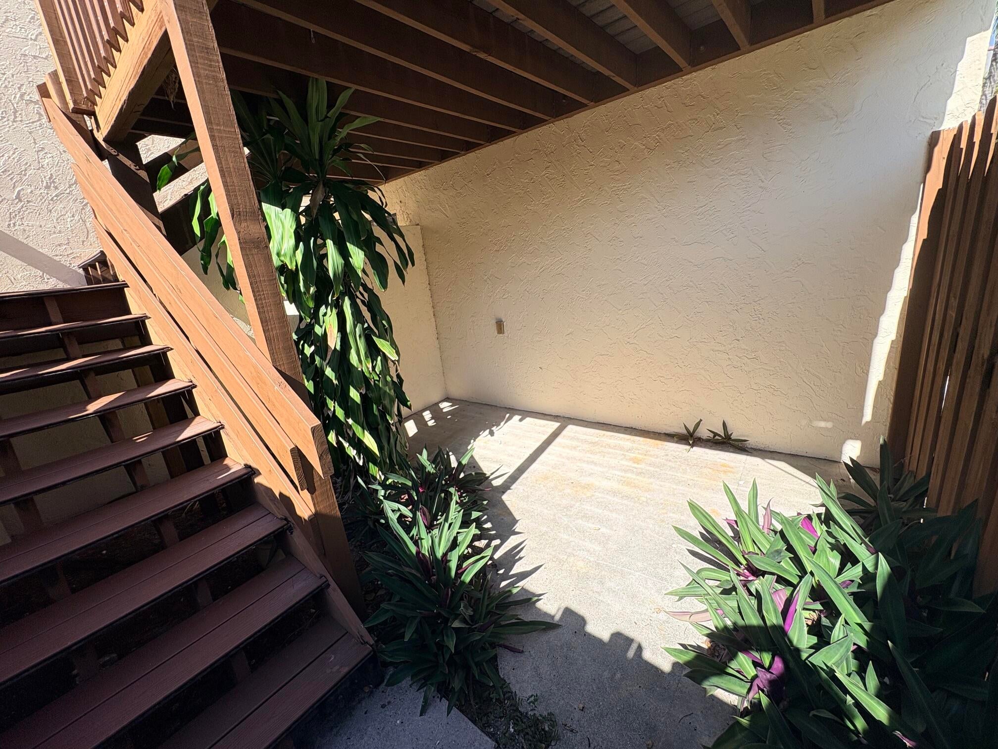 635 Executive Center Drive