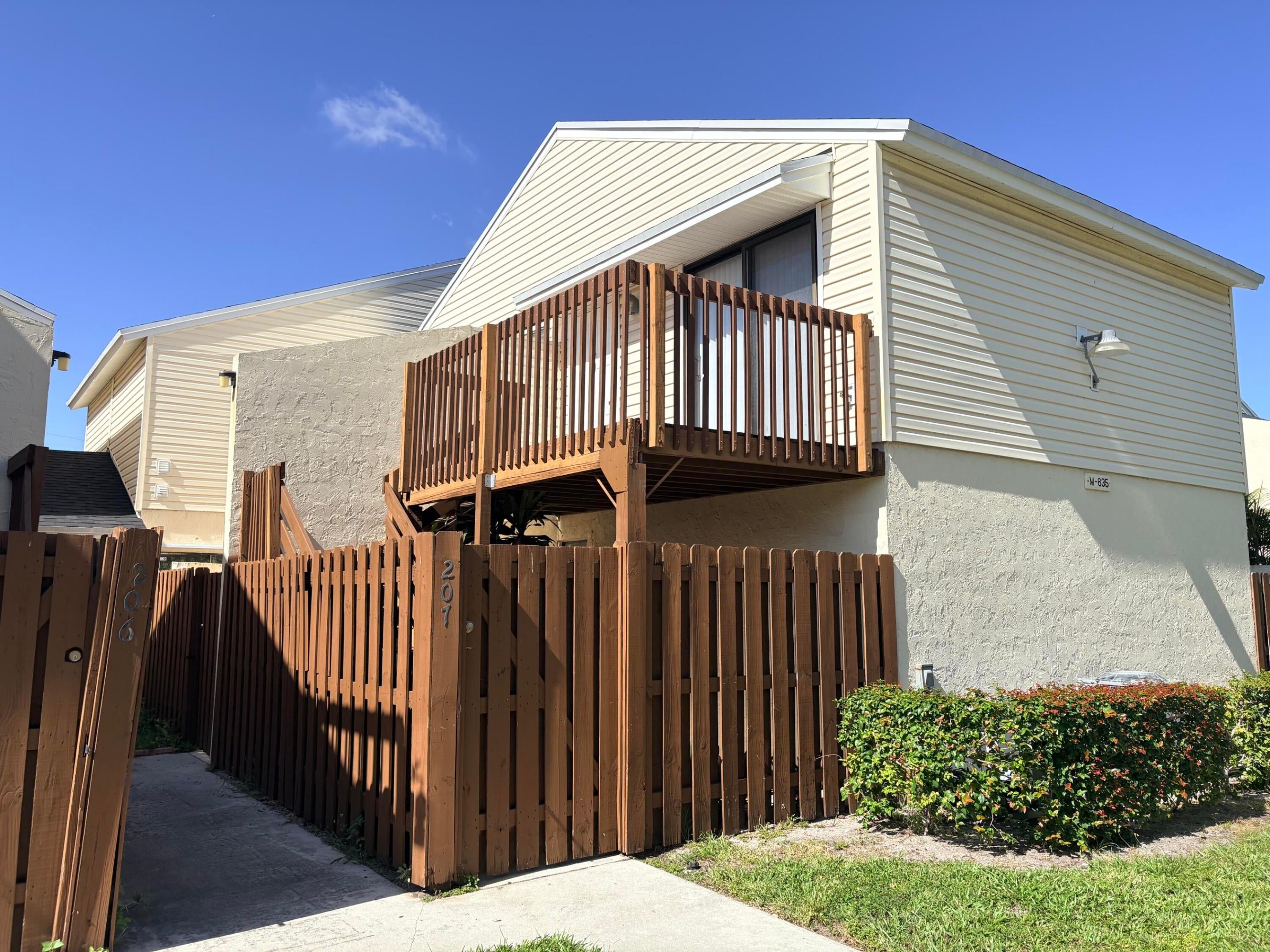 635 Executive Center Drive