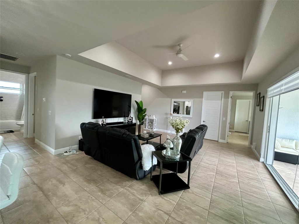 Port La Belle Un 102 - Residential