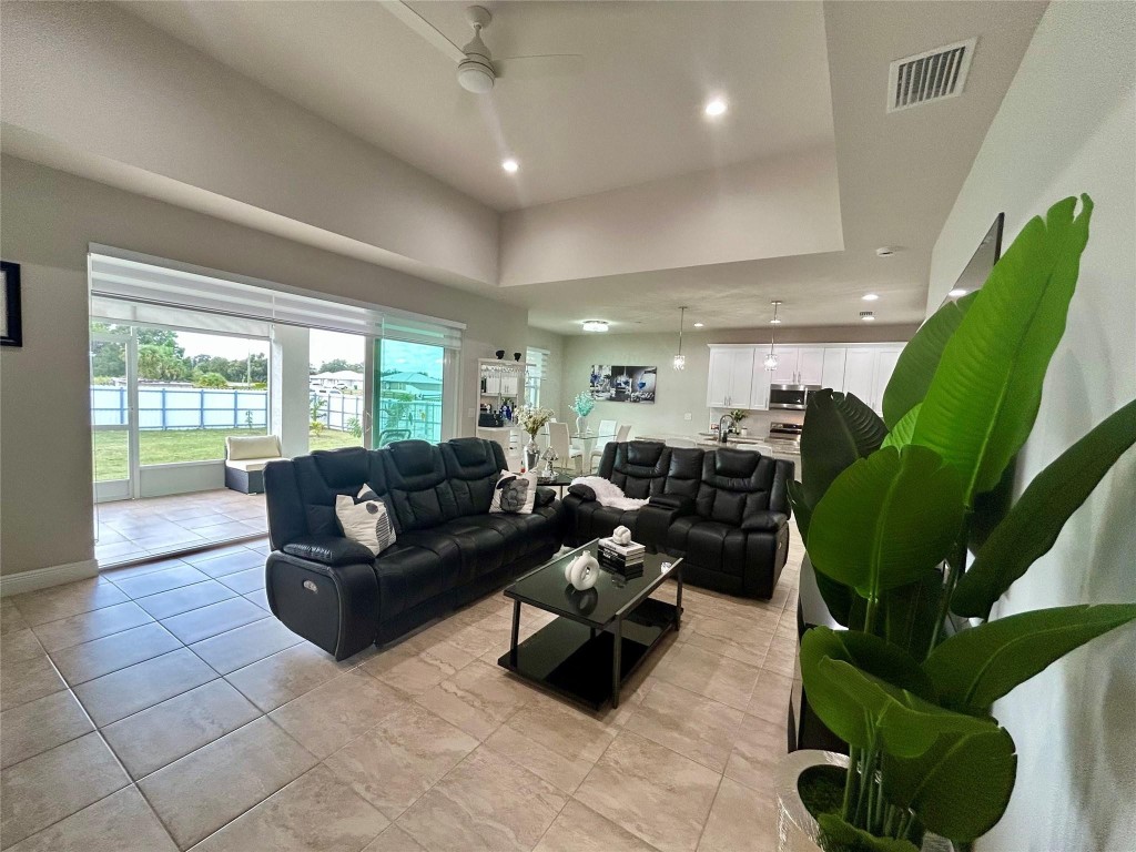 Port La Belle Un 102 - Residential