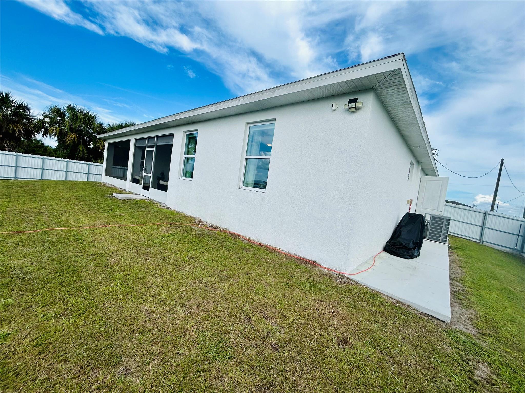 Port La Belle Un 102 - Residential